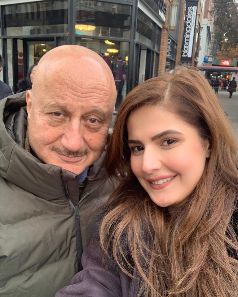 Zareen Khan Instagram - It was such a pleasure meeting u Sir @anupampkher. Thank you so much for your time and the yummilicious lunch. #NewYork #NewYorkDiaries #ZareenKhan