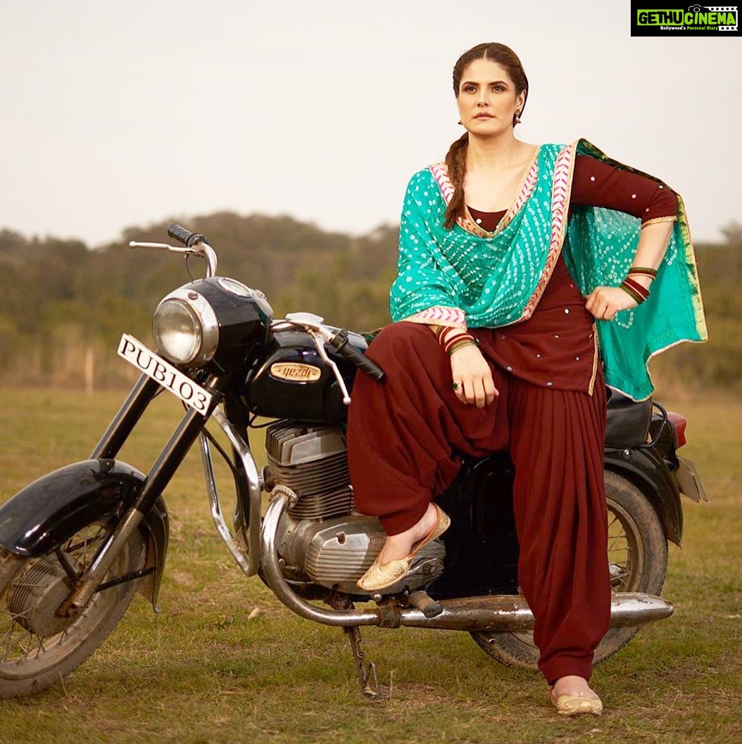 Zareen Khan Instagram - Kiddan ji ! 🏍💨💨💨 #Daaka vekhya ki ni Hun tak ?! #ZareenKhan