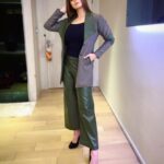 Zareen Khan Instagram - 🕵🏻‍♀️ Outfit @doneanddustedbydisha Jewelry @ayanasilverjewellery Styled by @hitendrakapopara Assisted by @shiks_gupta25 &, @sameerkatariya92 #SuitUp #ZareenKhan #Pattaya #Thailand