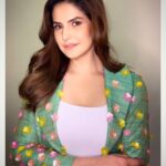 Zareen Khan Instagram – 🍀
MakeUp – @makeupbyreshmerchant
Hair – @ashwini_hairstylist
Styled by @trishadjani
Managed by @ronitasharmarekhi
#ZareenKhan