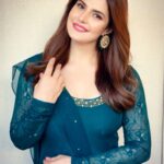 Zareen Khan Instagram - 🦚 MakeUp - @bijoyjeet.saikia Hair - @ashwini_hairstylist Stylist - @bikanta Managed by @ronitasharmarekhi #ZareenKhan