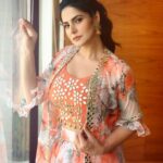 Zareen Khan Instagram - 🌸 Outfit - @surbi_mahna Jewellery - @shilpigoyaljewellery MakeUp - @nikki_rajani Hair - @ashwini_hairstylist Styled by @bikanta Managed by @ronitasharmarekhi #Daaka #Promotions #1st Nov