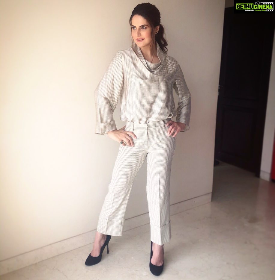 Zareen Khan Instagram - For #UNICEF CHILD RIGHTS CONVENTION. Co-ords by @zara Shoes - @forever21 MakeUp - @vinodsarode Hair - @ashwini_hairstylist Styled by @trishadjani Managed by @ronitasharmarekhi #ZareenKhan