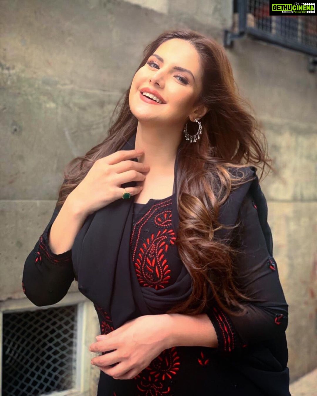 Zareen Khan - 276.3K Likes - Different shades of #Zubeida !
Enjoyed every bit of playing this character in my very first Telugu film #Chanakya !
Releasing on 5th of Oct in a theatre near you.
#Zubeida #UnderCoverSpy #Chanakya #5thOct #ZareenKhan