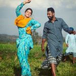Zareen Khan Instagram - Desi Jatt Paa du ga Khilare Baliyae 👌 #Daaka #1stNov @gippygrewal #ZareenKhan @humblemotionpictures @bhushankumar @bal_deo @officialranaranbir @nareshkathooria @tseriesfilms @tseries.official