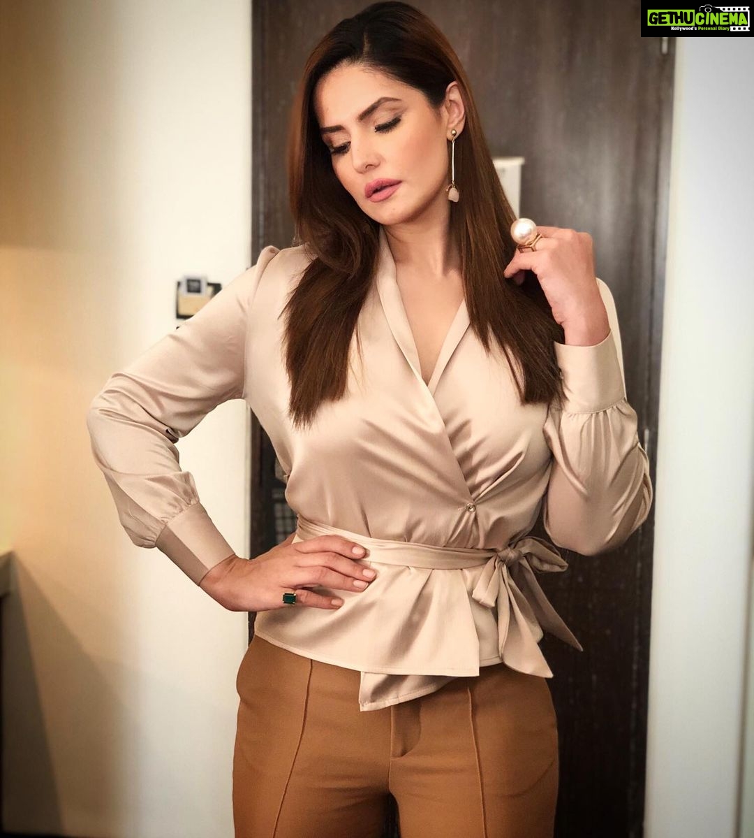 Zareen Khan Instagram - 🥠Top - @storerunway Pants - @zara Earrings - @hm Ring - @aldo_shoes HMU - #SanaKhan Styled by @bikanta Managed by @ronitasharmarekhi #ZareenKhan