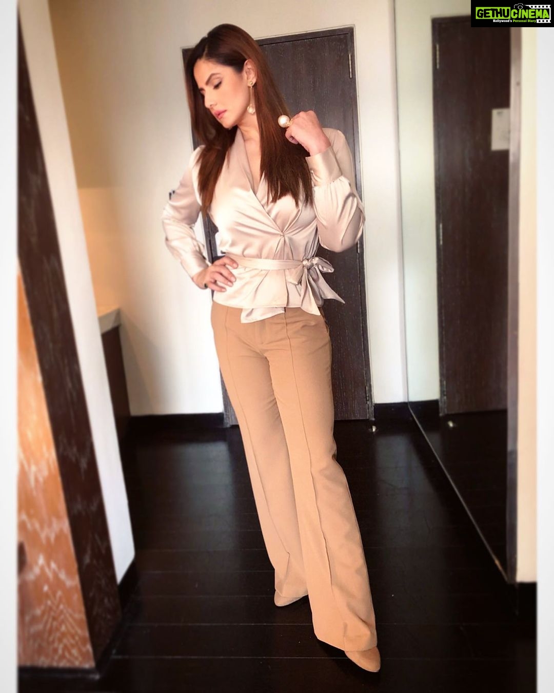 Zareen Khan Instagram - 🥠Top - @storerunway Pants - @zara Earrings - @hm Ring - @aldo_shoes HMU - #SanaKhan Styled by @bikanta Managed by @ronitasharmarekhi #ZareenKhan