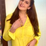 Zareen Khan Instagram - 🌻 #ZareenKhan