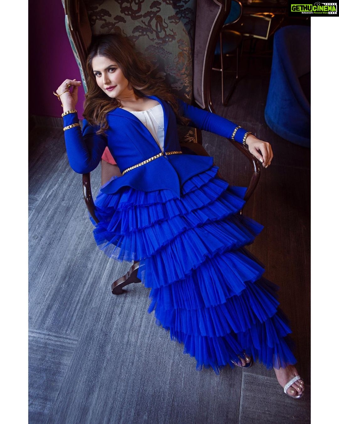 Zareen Khan Instagram - ‘Even if there might be a SHAMS equivalent in some people, what matters is, where are the RUMIs to see it ?’ - THE FORTY RULES OF LOVE. #WednesdayWisdom #ZareenKhan 📸 - @praveenbhat