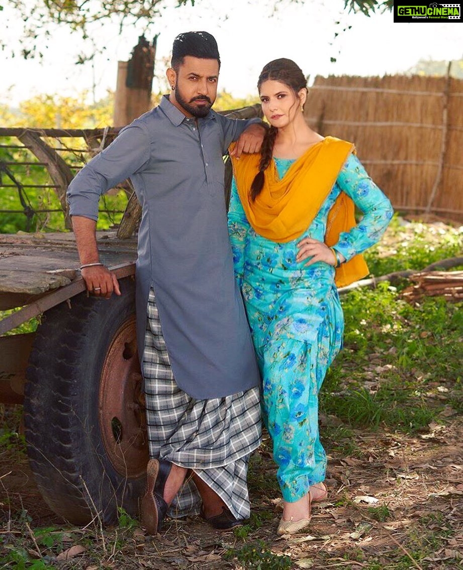 Zareen Khan Instagram - DAAKA paina 1st Nov nu 🦹🏻♂️ #Daaka #1stNov2019 @gippygrewal @bal_deo @humblemotionpictures @tseries.official #ZareenKhan