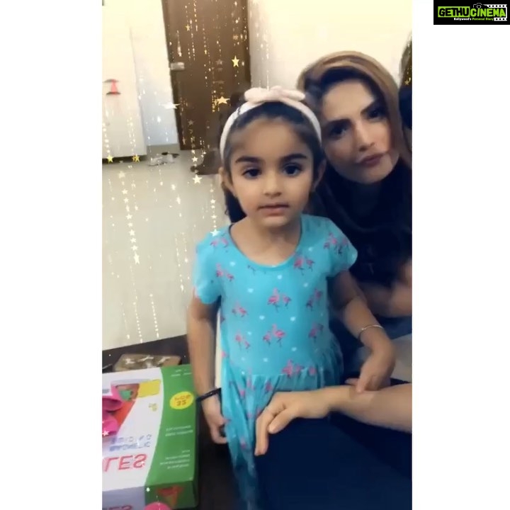 Zareen Khan Instagram - That’s how we roll 👯♀️ #WeekendVibes #FriYay #LilMissRhea #HumariBeti #MyHappyThought #Love #ZareenKhan @yasmineexplores @rickysachdev
