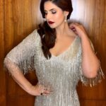 Zareen Khan Instagram - 🐚 #VintageFeels #ZareenKhan