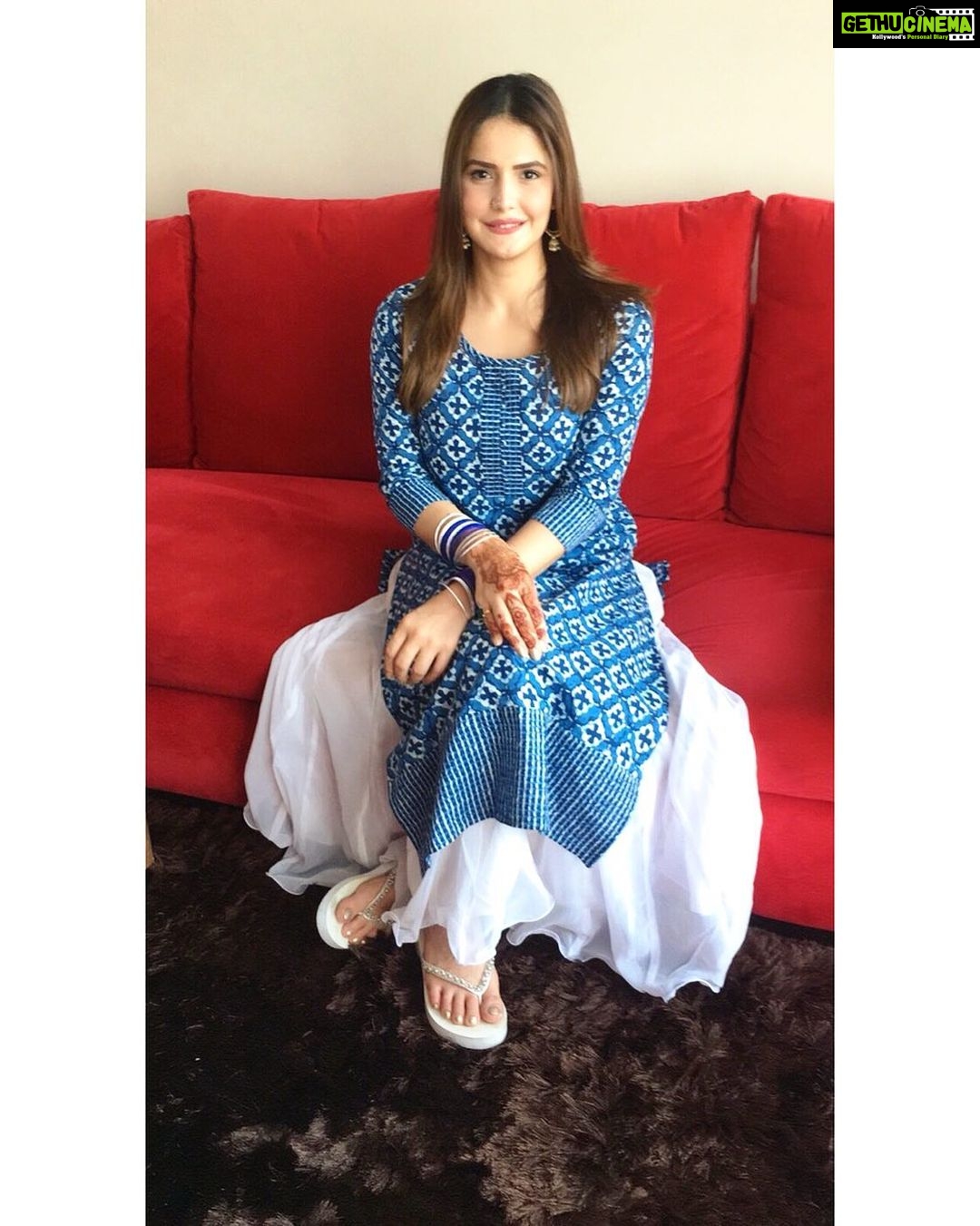 Zareen Khan Instagram - Eid ul Fitr Mubarak ✨✨✨ #EidMubarak #DuaMeinYaadRakhna #ZareenKhan