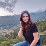 Zareen Khan Instagram - Hum Bhi Akele Tum Bhi Akele 🎭 #Mansi #HBATBA @harishvyas22 @faroukhmistry @theanshumanjha @ankur_chikara_ @parvati.singh.14811 #Dharamshala #TravelWithZee #Wanderlust #HappyHippie #ZareenKhan 📸 - @suryachaturvedi Dharamsala