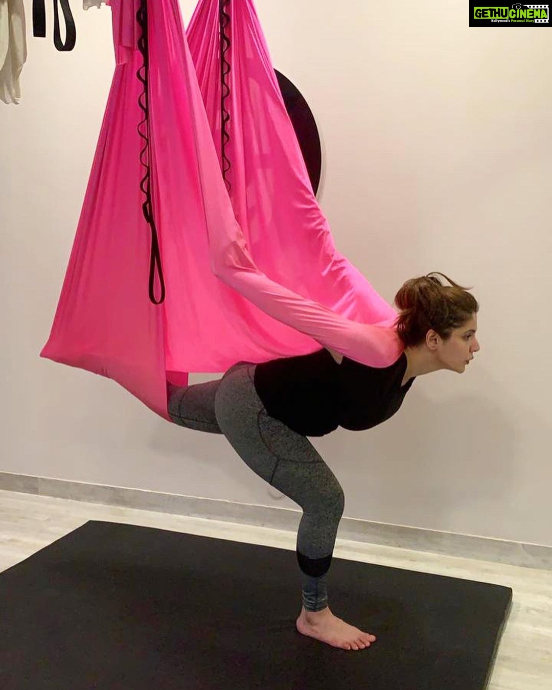 Zareen Khan Instagram - Just hanging out at @anshukayoga 🧘🏻♀️ #MondayMotivation #Yoga #YogaGirl #AerialYoga #FlyFit #ZareenKhan