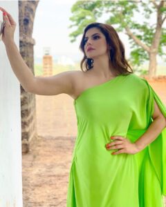 Zareen Khan Instagram - 🍀
#JeepBollywoodTrails #Goa #TravelWithZareen #Wanderlust #HappyHippie @dbhatnagar @jeepindia #ZareenKhan
HMU & 📸 - @rishabskhanna