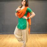 Zareen Khan Instagram - Happy Baisakhi to all ✨