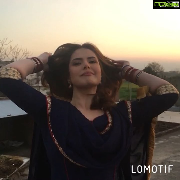 Zareen Khan Instagram - Celebrating womanhood everyday! ππ»ββοΈ Happy Womanβs Day to all my womaniyas ... more power to all of u ! ππ»π #HappyWomansDay #CelebratingWomanhood #ZareenKhan