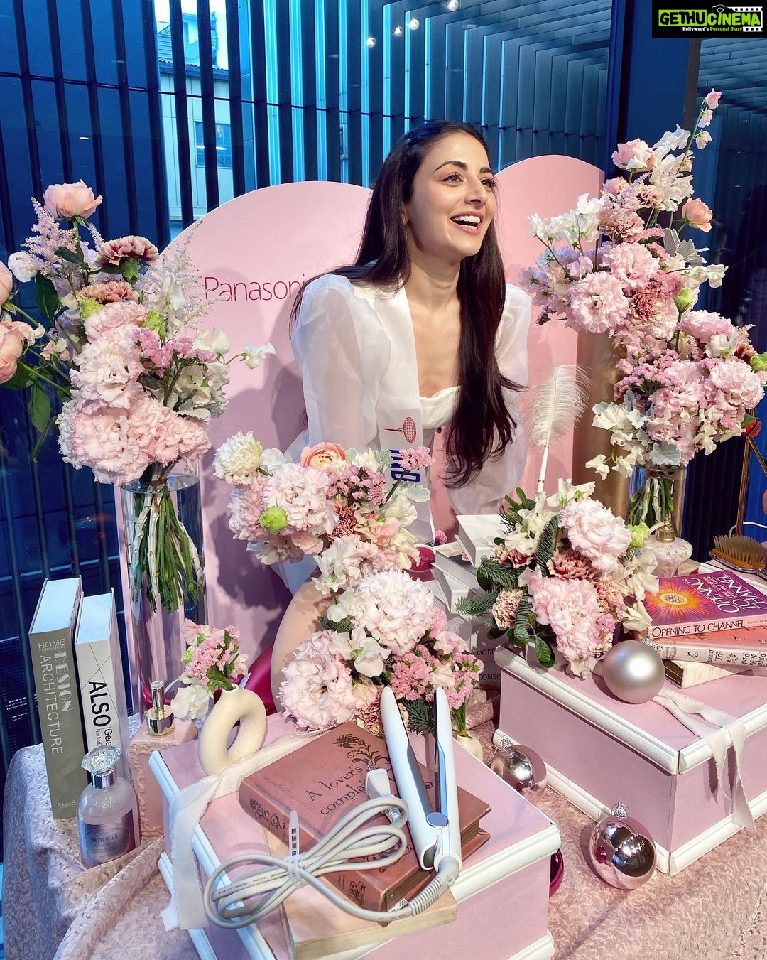 Zoya Afroz Instagram - Happier than ever :) Thankyou Panasonic for these wonderful gift hampers💕 can’t wait to use them real soon! @panasonicbeauty_mibp @missinternationalofficial #nanoedryer #nanoe #panasonicbeauty #misspanasonic2022 #ad #CheerAllWomen #60thMissInternational #BeautiesForSDGs