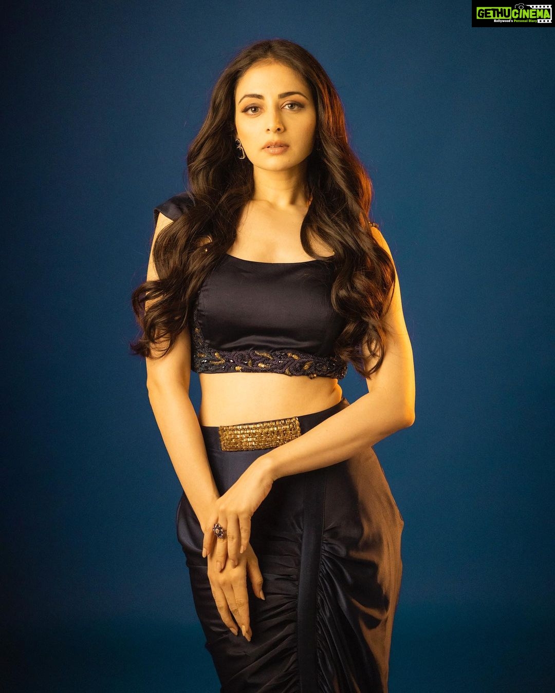 Zoya Afroz Instagram - Little by little, day by day, what is meant for you will find it’s way✨ Photographer: @appurvashah Makeup : @ssk_makeupofficial Hair : @manishadhende Outfit : @studybyjanak @vandymehra #CheerAllWomen #60thMissInternational #BeautiesForSDGs
