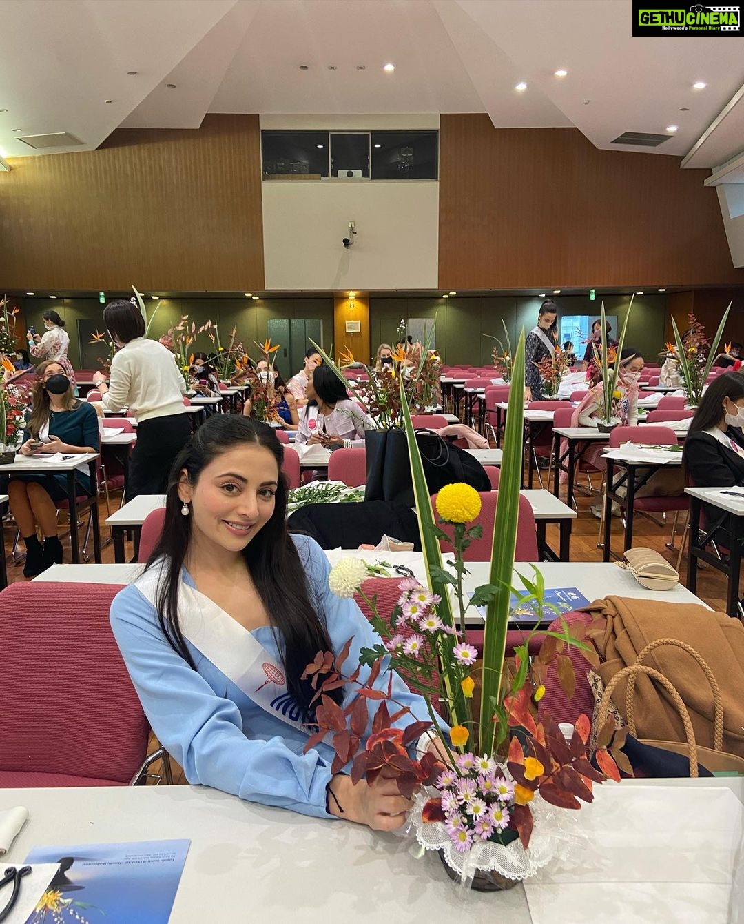 Zoya Afroz Instagram - My favourite Ikebana at @ikenobo550 🌸🌼🌺 Ikebana is one of the representative aspects of Japanese traditional culture, and ikebana began with Ikenobo. Arranging flowers and finding beauty in flowers - these are linked to a heart that values nature and cares for other people. This is the spirit of Ikenobo Ikebana. I personally find Ikebana very relaxing and it’s almost like meditation to me. Today was so much fun with all the girls as we tried to make beautiful Ikebanas about our family❤️