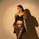 Zoya Afroz Instagram - All the fire that has ever burnt you has also turned you into gold 💥⚡️ Concept & Photography @priteshgawande Studio @7irisstudio Outfit @lets_vibewithgarimasharma Stylist @garimashsharma assistant @poshakhshaili Makeup artist @ssk_makeupofficial Hair styling @manishadhende