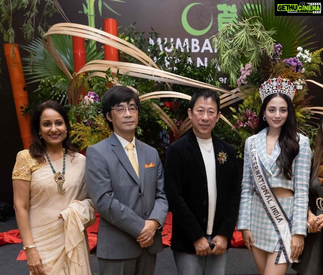 Zoya Afroz Instagram - A wonderful evening of art and culture ๐บ Thank you : Mr. Christopher Lim - Riji Sensai Dr. Fukahori Yasukata - Consul General of Japan And my ikebana sensai - @renusaraf ๐๐ผ Thank you for having me as a chief guest. It was an honour for me to be a cultural ambassador and spread this form of art. Cultural understanding definitely expands oneโs horizons. And i am grateful that I had the privilege to experience and be a part of Japans culture. This spectacular and Magical Ikebana demonstration by Cristopher Lim from Singapore was organized by Director Renu Saraf and the Mumbai Sogetsu team.