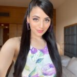 Zoya Afroz Instagram - 💜💛💜 #throwbackthursday #filterfree #goodlightingiseverything