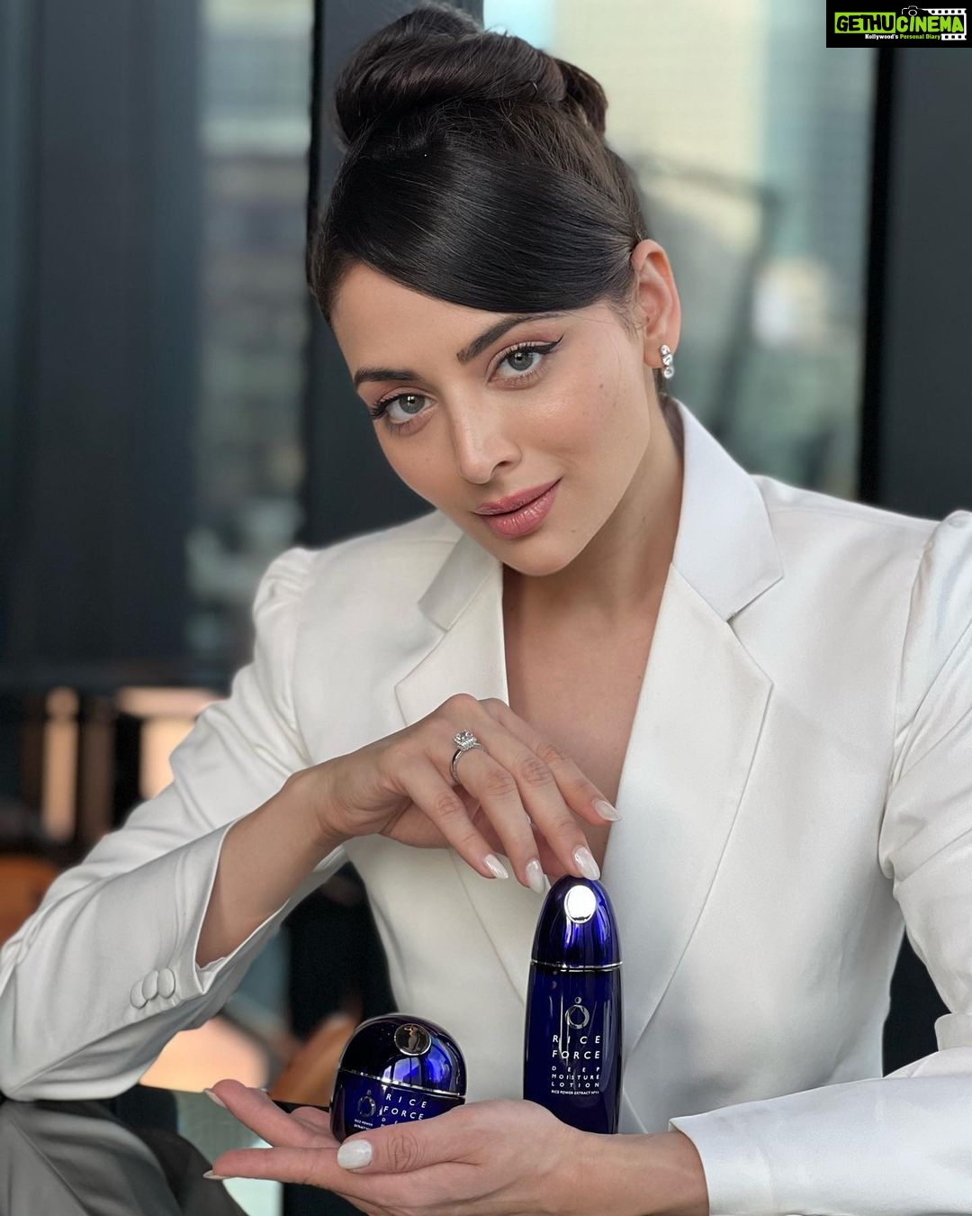 Zoya Afroz Instagram - The Power of Rice RICE FORCE combines natural ingredients by using an original Japanese sake fermentation technology, and devised leading-edge scientific advancements to develop Rice Power® Extract, the essence of RICE FORCE products. The proprietary formulation works synergistically with the natural processes of your skin to bring about radiant, healthy, supple skin. Thank you @missinternationalofficial for giving us ladies these amazing gifts and for introducing us to Innovative brands like the @riceforce And thank you @thaisashes for taking incredibly beautiful shots for me💙 #CheerAllWomen #60thMissInternational #BeautiesForSDGs #missparis