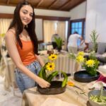 Zoya Afroz Instagram - Beautiful and minimalist, the traditional Japanese art of ikebana 💛 —— 🌼🌼🌼 —— The origins of ikebana go back to the introduction of Buddhism in Japan. It was customary to offer flowers to the Buddha. Zen Buddhism is the source of this complex and codified art where the human being, in total harmony with nature, must create an object of contemplation in accordance with his state of mind. —— 🌼🌼🌼 —— This is my first freestyle Ikebana creation at The Bombay Sogetsu School with the help and guidance of @renusaraf ma’am. I have totally fallen in love with this art form since I have stated. It is truly relaxing and meditative. #ikebana #ikebanasogetsu #sogetsuschool @mumbaisogetsu @renusaraf #thebombaysogetsuschool #japan #india #culture #art #japanesefloralart @glamanandsupermodelindia @missinternationalofficial
