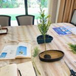 Zoya Afroz Instagram - Ike derived from “Ikeru” means life Bana derived from “hana” means flower And through the art of Ikebana we can give a new life to the flowers. 🌸🌼🌸 This is my first attempt at making a beautiful Ikebana creation which is a Japanese art form of flower arrangements with the help of my teacher @renusaraf from The Bombay Sogetsu School 🌸🌼🌸 As a Miss India International I want to learn about new cultures and be a cultural ambassador between the countries while building connections and friendships🤍 And in this journey I’m learning a lot about the different ways of life, traditions and customs. There are so many beautiful aspects of the Japanese culture which I would like to share with all of you in my journey to Miss International!✨ 🌸🌼🌸 #ikebana #ikebanasogetsu #sogetsuschool @mumbaisogetsu #thebombaysogetsuschool #japan #india #culture #art @glamanandsupermodelindia @missinternationalofficial