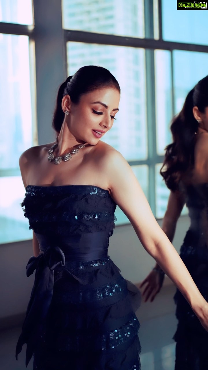 Zoya Afroz Instagram - Wearing : @priakataariapuri ✨ Makeup : @khusrofarzana Hair : @varshathapa_makeup_hair Styled by : @lakhani Video and edit : @studiodenz