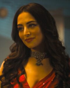 Zoya Afroz Instagram - Blessed to have received a character so well written! 
Playing Urvashi (aka Meera, Tina,  Aaliya) was genuinely very close to my heart. But your love has made it even more special!!!

#MatsyaKaand ❤️

Meera, Urvashi, Aaliya, Tina, 
Which avataar was your favourite?

MUA : @makeupbyroshan
Stylist : @styledbyswatipatel
