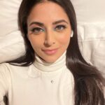 Zoya Afroz Instagram – If only I woke up like this😋
#nofilter