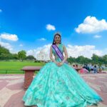 Zoya Afroz Instagram - It appears like a perfect pearl on an azure ground #tajmahal #firstwonderoftheworld . . . Wearing : @archanakochharofficial Taj Mahal