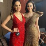 Zoya Afroz Instagram - Pageant sisters❤️✨ #backstage #bts My amazing gown by @studybyjanak @vandymehra Kingdom of Dreams