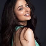 Zoya Afroz Instagram – Keep looking where the light pours in💫