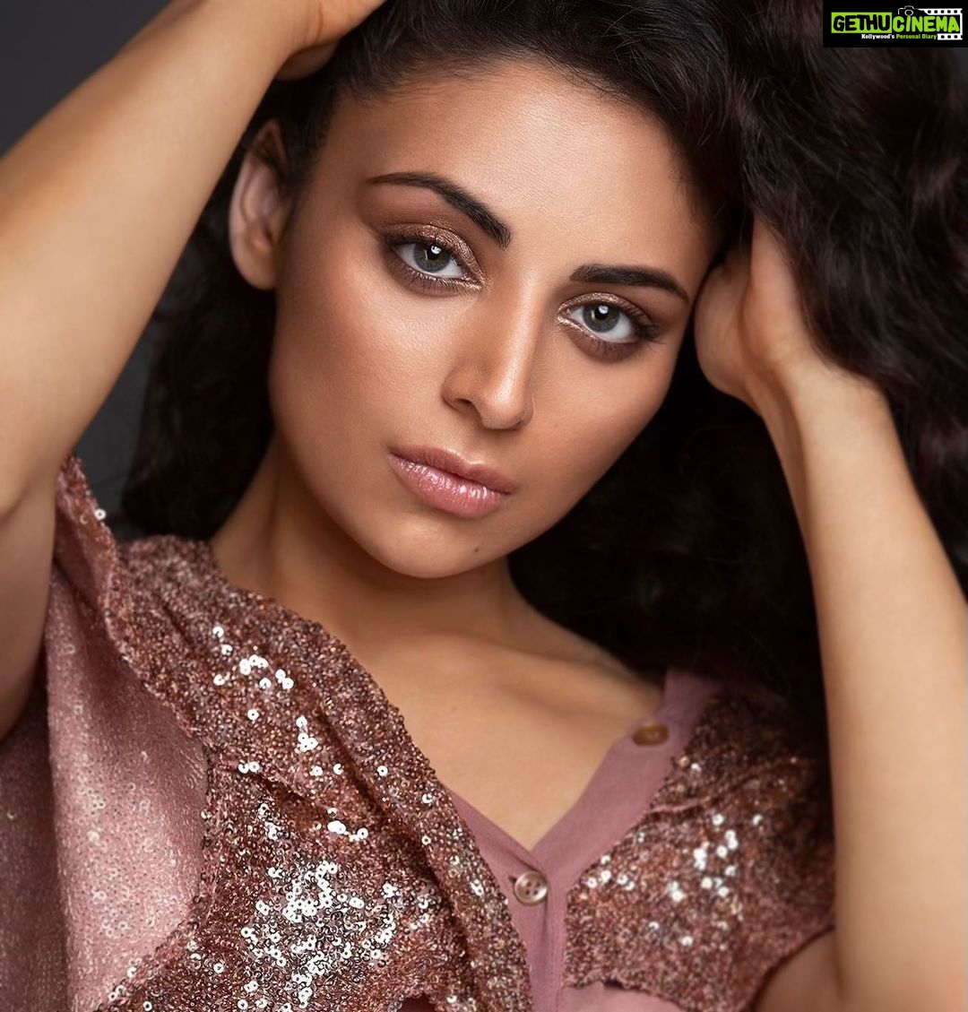 Zoya Afroz Instagram - 💫⚡️⚡️⚡️ @nataliaarantseva @monikamakeupandhair @amybillimoria