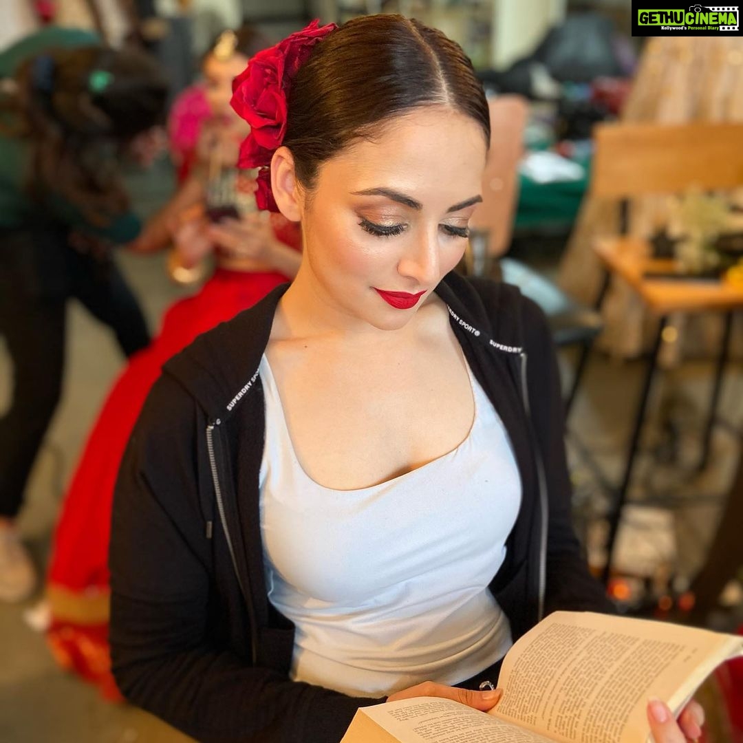 Zoya Afroz Instagram - I got that red lips, classic thing that you like 💋