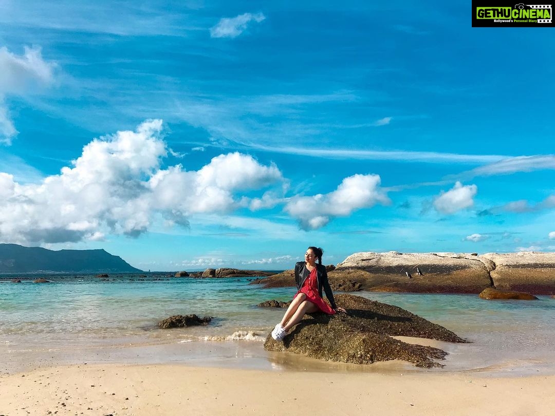Zoya Afroz Instagram - You cannot get through a single day without having an impact on the world around you. What you do makes a difference and you have to decide what kind of difference you want to make! #happyearthday🌎 #earthday #nature #mothernature