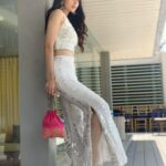 Zoya Afroz Instagram - 💖 Holi 2020 💖 MUA @makeupbyjanak Hair @nitutamang143 Outfit by my amazingly talented mother 📸 @makeupbyjanak 😋✌🏻