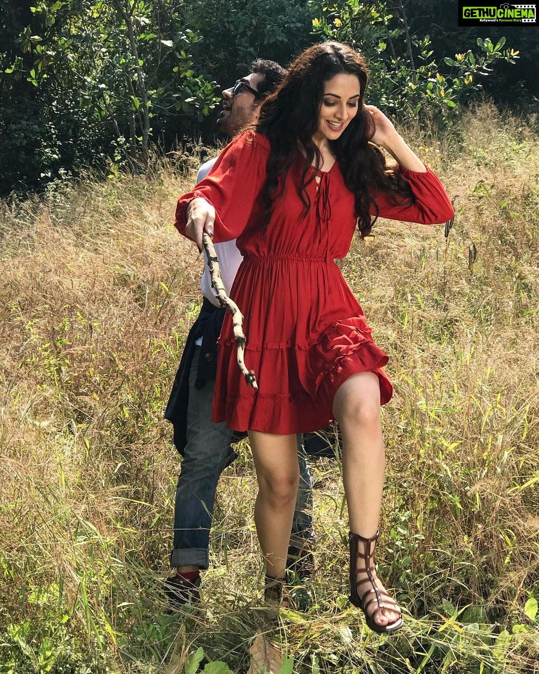 Zoya Afroz Instagram - Gaana originals “Suno na” releasing tomorrow 💥💥💥 Happy new year! #musicvideo out on @gaana @youtubeindia @arko.pravo.mukherjee @neetimohan18 @zoyaafroz @kashyapsmixtape @filmervishal @mayankbawacastingco