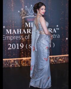Zoya Afroz Instagram - On the jury panel for Mrs Maharashtra 2019 
Wearing : @jashnonline ⠀⠀⠀⠀⠀⠀⠀⠀⠀⠀⠀ ⠀⠀⠀⠀⠀⠀⠀⠀⠀⠀⠀ 💄: @sangram_rauts07 ⠀⠀⠀⠀⠀⠀⠀⠀⠀⠀⠀ ⠀⠀⠀⠀⠀⠀⠀⠀⠀⠀⠀ 📸 : @arjundixitphotos 
@diva.pageants
