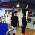 Zoya Afroz Instagram - Getting there ✌🏻 #gymnastics #backflip @rahulsuryavanshi27