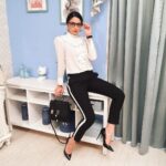 Zoya Afroz Instagram – Ready to close deals in heels 💼😉 @flipkart #flipkartfashion