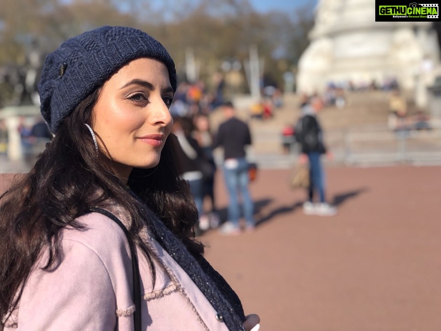 Zoya Afroz Instagram - ⠀⠀⠀⠀⠀⠀⠀⠀⠀⠀⠀⠀ ⠀⠀⠀⠀⠀⠀⠀⠀⠀⠀⠀⠀ ⠀⠀⠀⠀⠀⠀⠀⠀⠀⠀⠀⠀ ⠀⠀⠀⠀⠀⠀⠀⠀⠀⠀⠀⠀ ⠀⠀⠀⠀⠀⠀⠀⠀⠀⠀⠀⠀ ⠀⠀⠀⠀⠀⠀⠀⠀⠀⠀⠀⠀ ⠀⠀⠀⠀⠀⠀⠀⠀⠀⠀⠀⠀ ⠀⠀⠀⠀⠀⠀⠀⠀⠀⠀⠀⠀ ⠀⠀⠀⠀⠀⠀⠀⠀⠀⠀⠀⠀ ⠀⠀⠀⠀⠀⠀⠀⠀⠀⠀⠀⠀ ⠀⠀⠀⠀⠀⠀⠀⠀⠀⠀ #london #buckinghampalace #tourism #tourisminfluencer #travelphotography #travelblogger Buckingham Palace