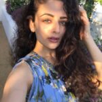 Zoya Afroz Instagram – With freedom, books, flowers and the moon who could not be happy? 🌼