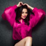 Zoya Afroz Instagram - Boy, look at you, looking at me. 🥀