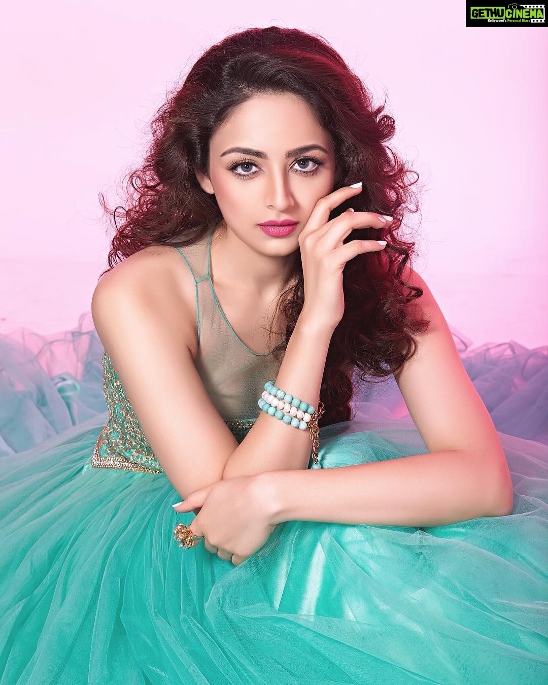 Zoya Afroz Instagram - And from the chaos of her soul there flowed beauty.. ✨