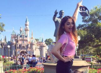 Zoya Afroz Instagram - #disneyland #california #losangeles #bestdayever #yassss #instagood #whatalovelyplacetobe Disneyland, Los Angeles, California